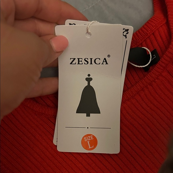 Red Ribbed Fitted Tank Top - Picture 2 of 5